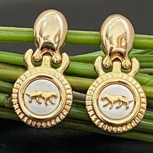 Unsigned Vintage 80’s Gold-tone Panther Door Knocker Earrings 13.7g
